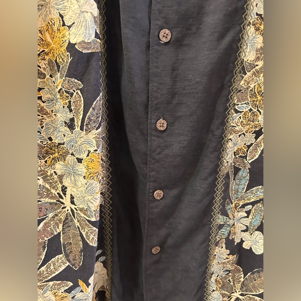 Tommy Bahama Floral Print Men's Shirt - Picture 3 of 6
